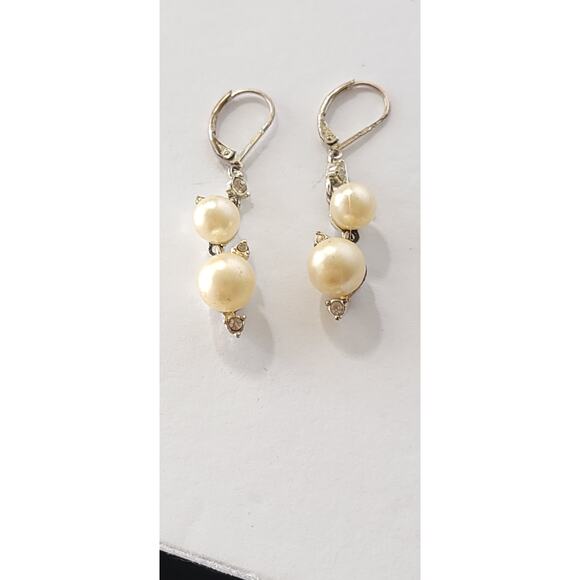 Vintage Dangling Faux Pearl Earrings - Picture 6 of 10